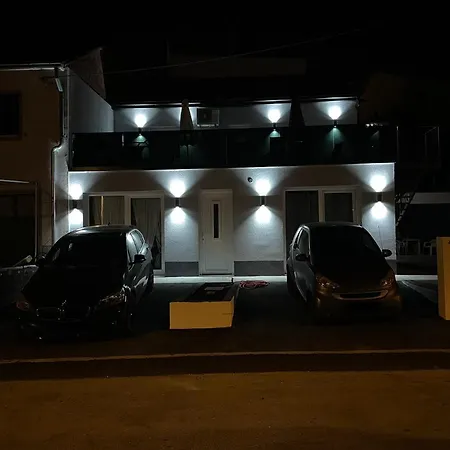 Matijas, 3 Bedroom With Terrace And Parking