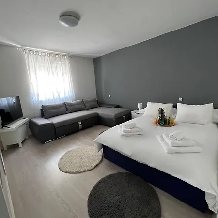 Matijas, 3 Bedroom With Terrace And Parking *