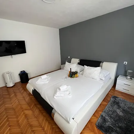 شقة Matijas, 3 Bedroom With Terrace And Parking