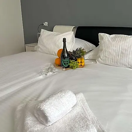 Matijas, 3 Bedroom With Terrace And Parking